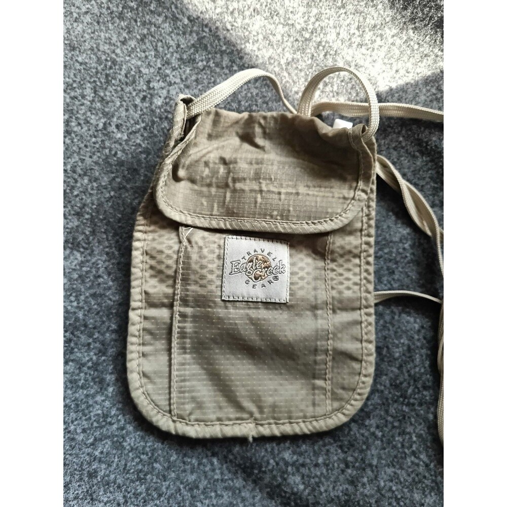 Eagle Creek Travel Gear Hidden Travel Wallet Around Neck Lightweight Beige